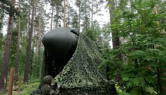 Россия второй раз за месяц проводит учения мобильных ядерных пусковых установок