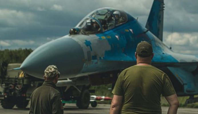 Воздушные силы ВСУ показали свой Су-27 перед боевым вылетом