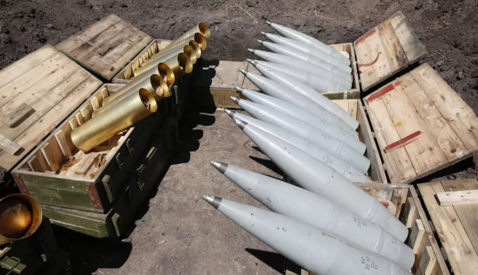 КНДР могла передать в Россию миллионы артснарядов и десятки баллистических ракет