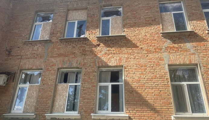 Россияне обстреляли гимназию на Днепропетровщине: детали от ОВА