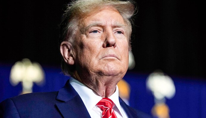 На фото та відео під час замаху на Трампа побачили прибульців