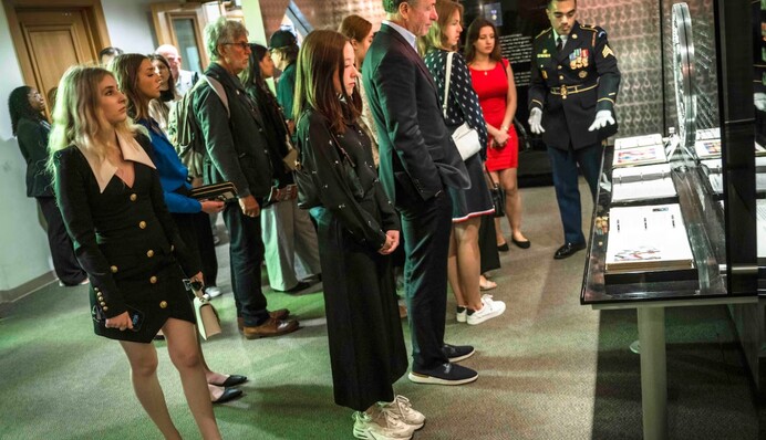 У Пентагоні озвучили сенсаційну ідею введення військ в Україну — її подала українська студентка