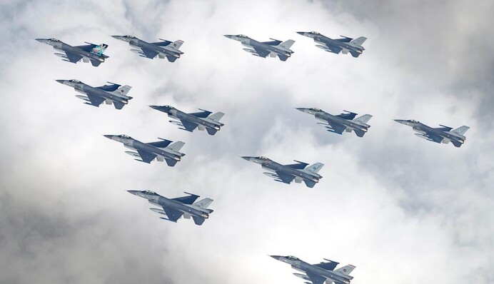 Украинские пилоты F-16 еще не начинали готовиться в Румынии? Нидерланды сделали странное заявление