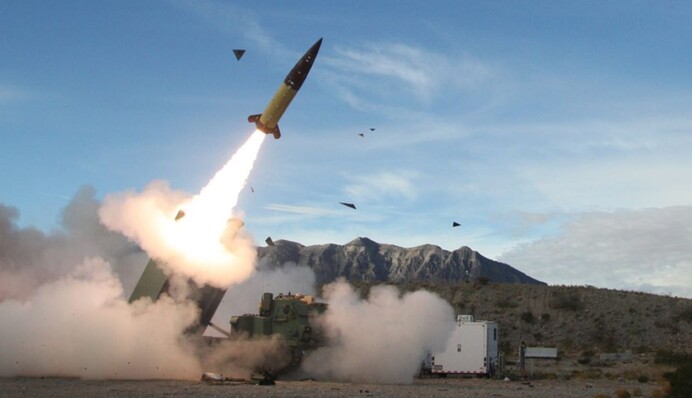 З'явились супутникові фото наслідків удару по аеродрому 