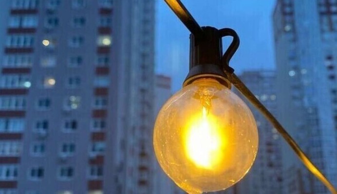 Відключення світла українцям взимку: що показують реальні прогнози