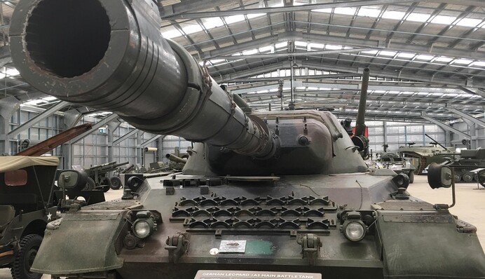 Германия и Дания передали Украине новую партию танков Leopard 1A5