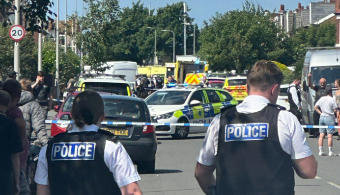 В Великобритании подросток с ножом убил двух и ранил девятерых детей