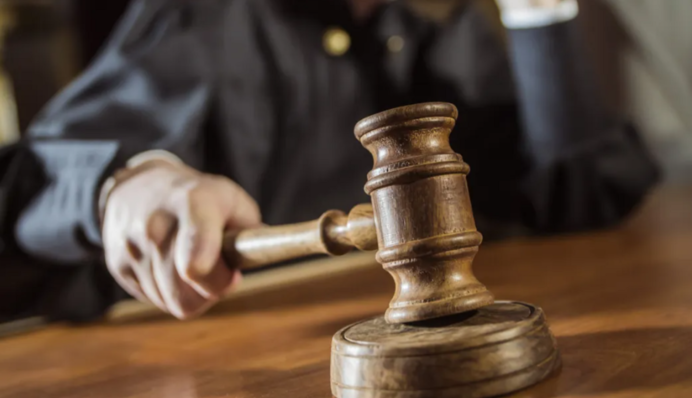 Суд решил дело охранника поликлиники, который не впустил людей в укрытие