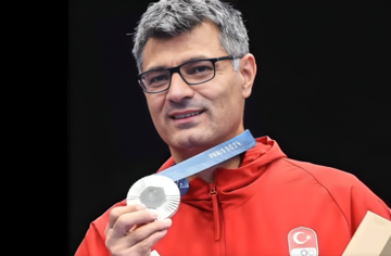 "Батя приехал пострелять": подход турецкого стрелка на Олимпиаде поразил людей