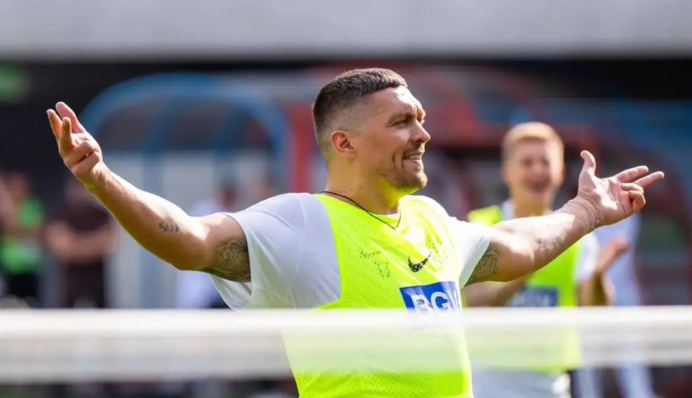 Усик дал концерт на стадионе в Польше