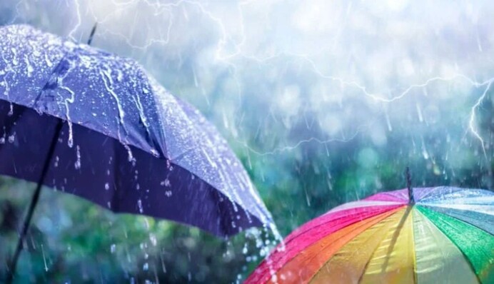 Українців попередили про потужні зливи та небезпечні явища