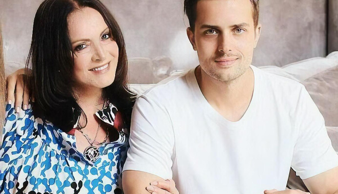 Онук Софії Ротару, який втік за кордон, похизувався своїм атлетичним тілом