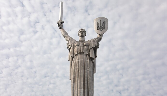 Правда ли, что трезубец на монументе "Родина-мать" начал ржаветь - ответ министерства