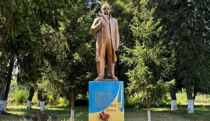 Журналіст Дроздов розкритикував авторів переробки пам’ятника Леніну на Шевченка