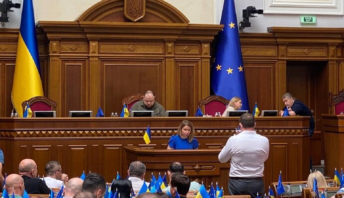 В «Слуге народа» ответили, работает ли сейчас Рада