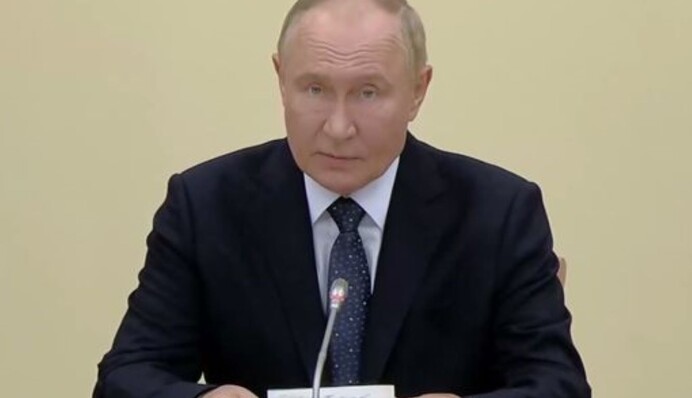 Отчаяние на лице Путина в эфире 7 августа стало вирусным в сети