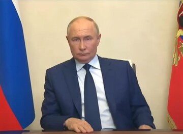 "Сміявся, наскільки це тупо": український художник звернув увагу на масштаби Путіна на росТБ