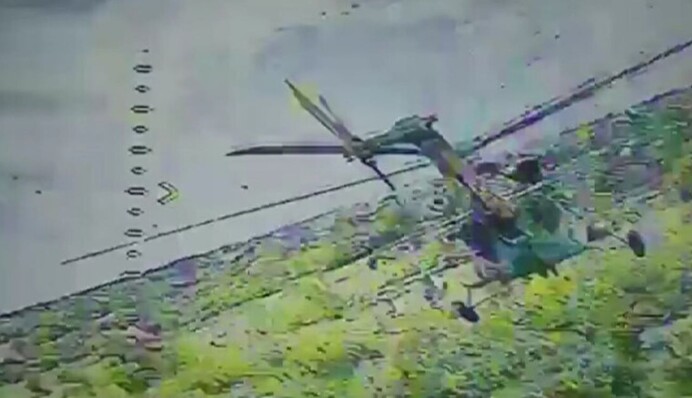 СБУ уничтожила fpv-дроном очередной российский вертолет в Курской области