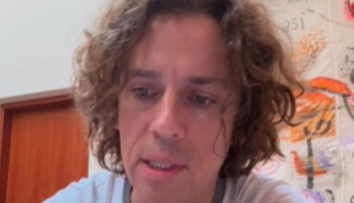 Максим Галкин отреагировал на бои под Курском, вспомнив Шамана и Газманова