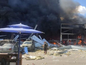 Зеленський назвав кількість жертв удару по супермаркету та пошті у Костянтинівці