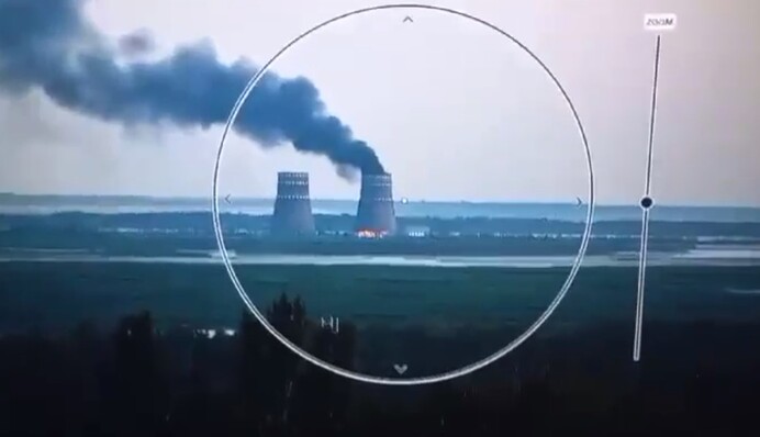 Зеленский показал пожар на ЗАЭС