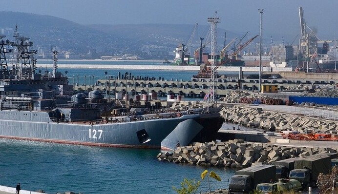 Росіяни вивели з новоросійського порту рекордну кількість бойових кораблів