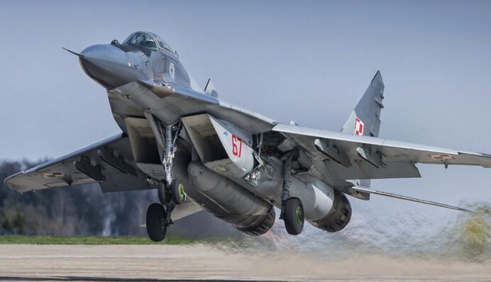 Польські винищувачі перехопили російський літак над Балтійським морем