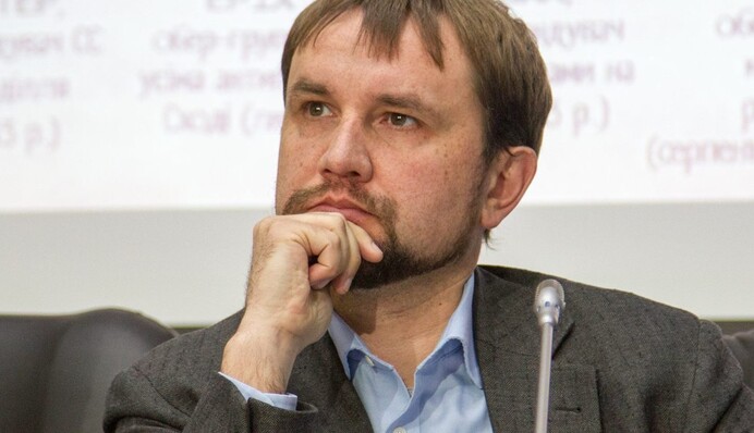 Почему переделка памятника Ленину на Шевченко - это брутально: ответ Вятровича