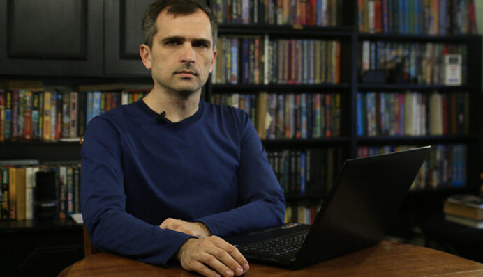 Російського топового Z-блогера Подоляку висміяли за кардинальні зміни у зведеннях