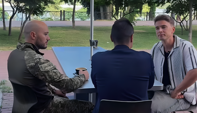 «Рыгали всем блиндажем»: видео о «блогерском фронте» с Богданом Буше рассмешило военных