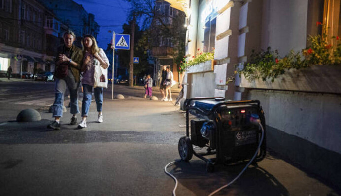 Українцям анонсували ймовірне повернення відключень світла