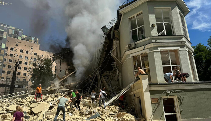 Гендиректор "Охматдиту" влаштував скандал через кошти на відбудову