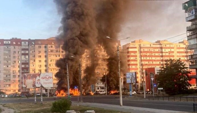 Росіяни вдарили по Сумах — міський голова показав фото наслідків