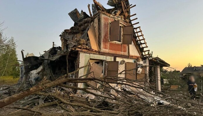 В Киевской области разрушены дома из-за ракетной атаки врага