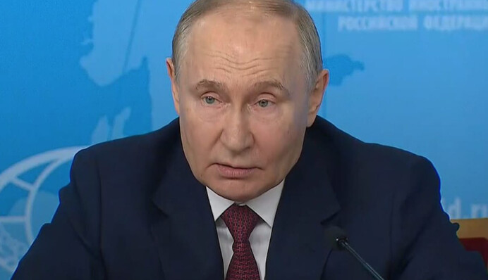 Путін благає про перемовини: в РНБО 