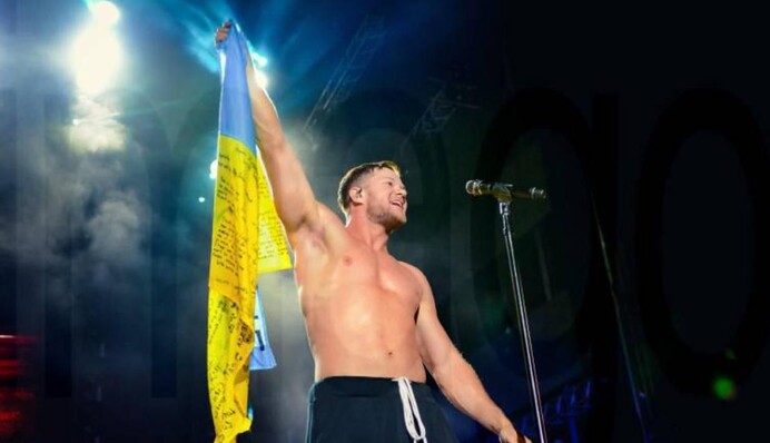 Лидер Imagine Dragons поднял флаг Украины на концерте