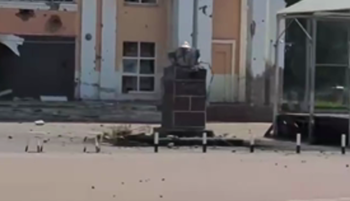 Пам’ятник Леніну в Суджі таки знесли