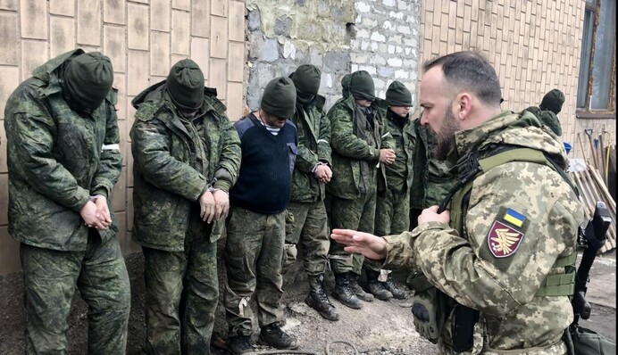 "Візьми собі сам в полон свого росіянина": військовий ЗСУ звернувся до кровожерливих коментаторів