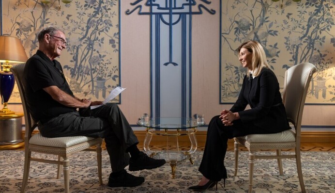 Стильный вид Елены Зеленской поразил британского лорда