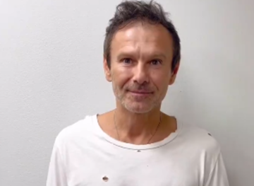 Это такой стиль? Вакарчук удивил своей футболкой