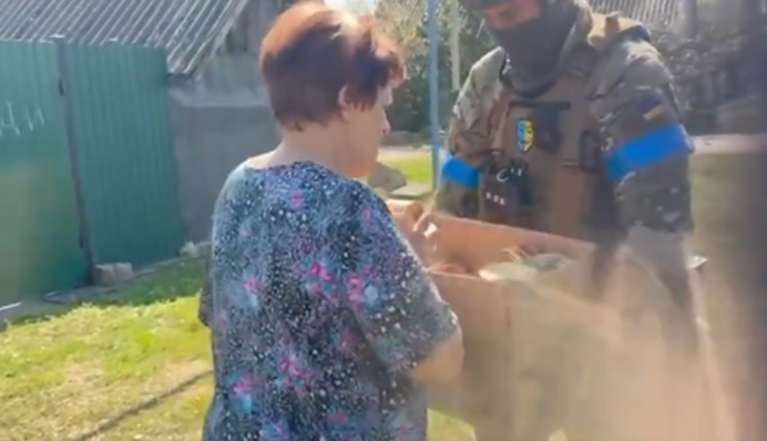 Бійці ЗСУ розчулили росіянку в Курській області