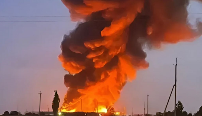 У российских пожарных на нефтебазе в Ростовской области произошла паника