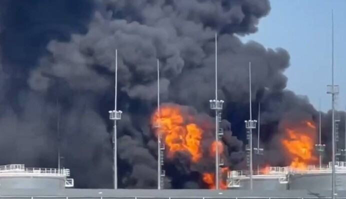 «Запальний ювілей»: у Пролетарську цистерни на нафтобазі вибухають п'ятий день