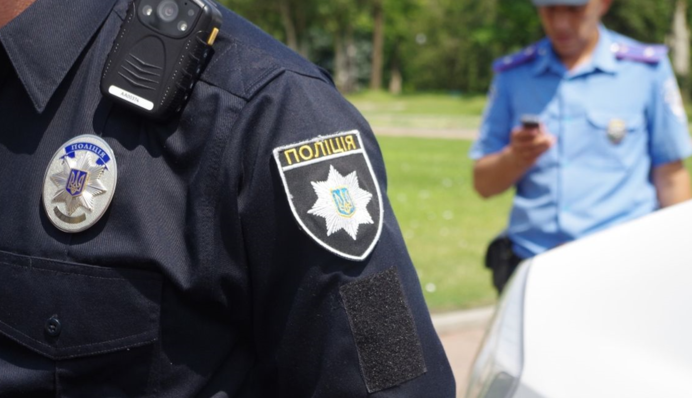 У чоловіка сталася бійка з поліцейськими на Житомирщині - останніх покарали