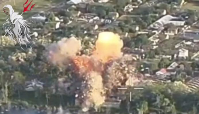 На Херсонщині високоточна авіабомба рознесла спостережний пункт росіян