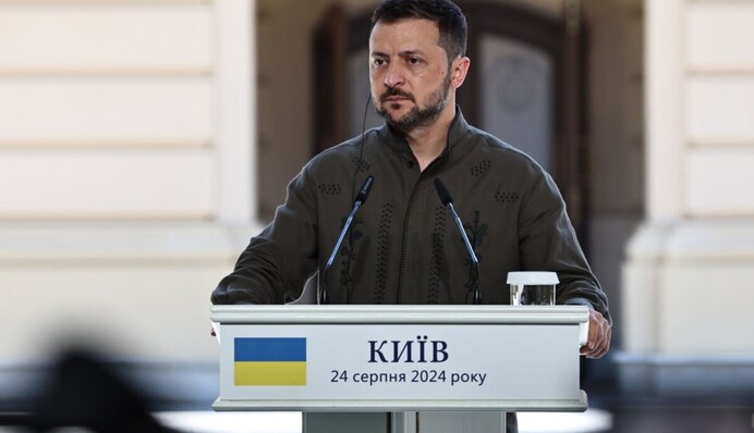 Зеленський анонсує далекобійні ракети: Єрмак підкріплює інтригу