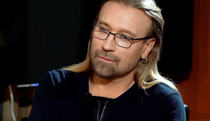 «Олег, ти знаєш, куди піти?» Винник нарвався на хвилю критики зі своїм привітанням