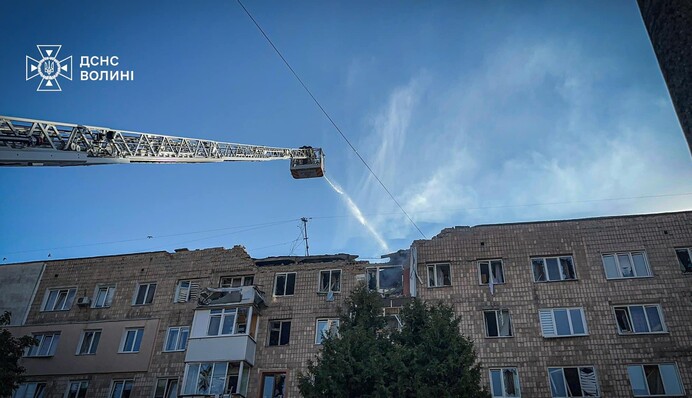 В ДСНС показали наслідки російської атаки у Луцьку