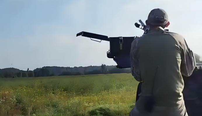 Знищення ракети російської ракети в небі України потрапило на відео