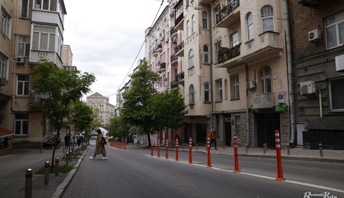 У самому серці Києва: в мережі показали 100-річне фото Костельної вулиці